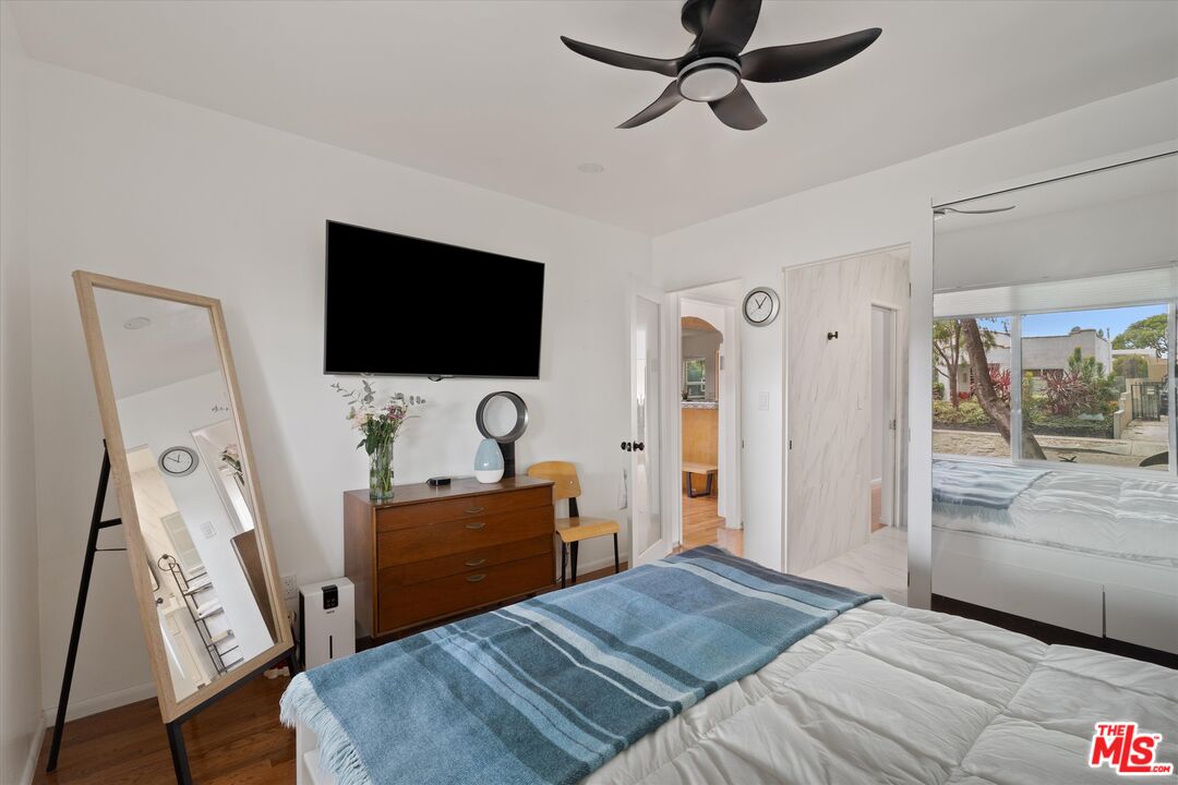 8885 Carson St
