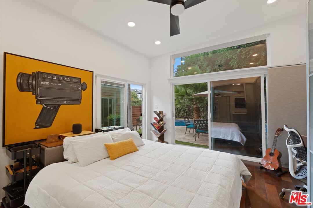 8885 Carson St