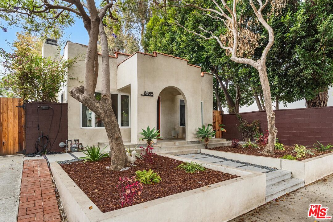 8885 Carson St