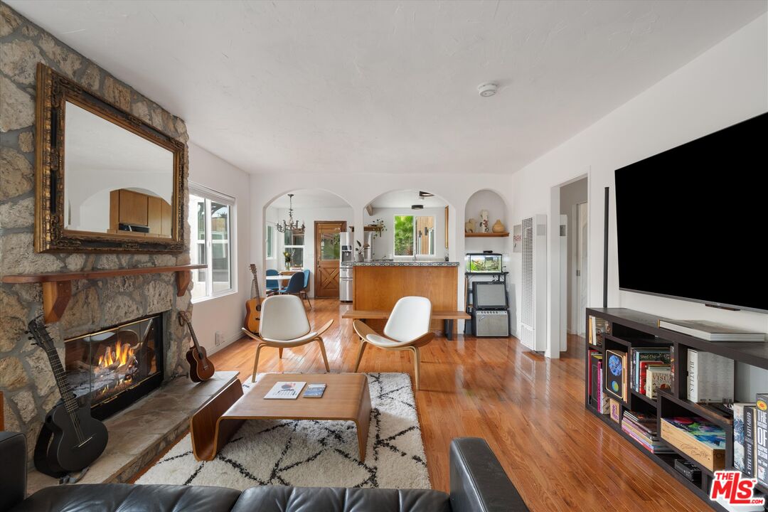 8885 Carson St