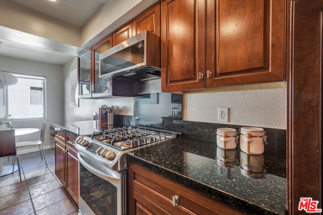 11732 Moorpark St Unit: J
