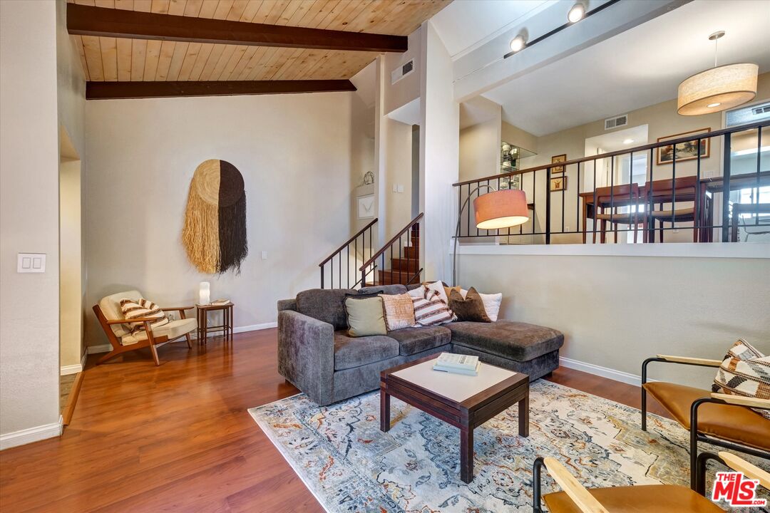 11732 Moorpark St Unit: J