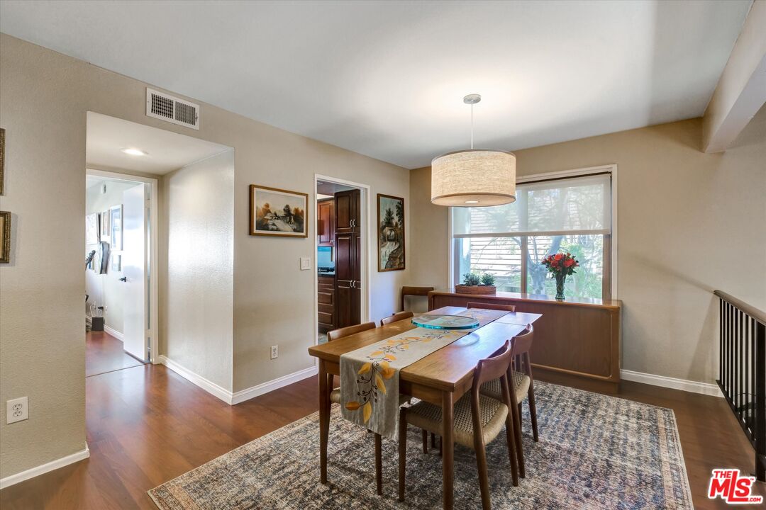 11732 Moorpark St Unit: J
