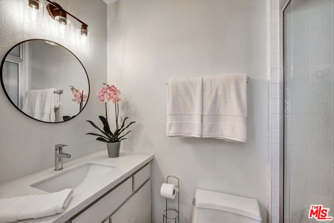 11732 Moorpark St Unit: J