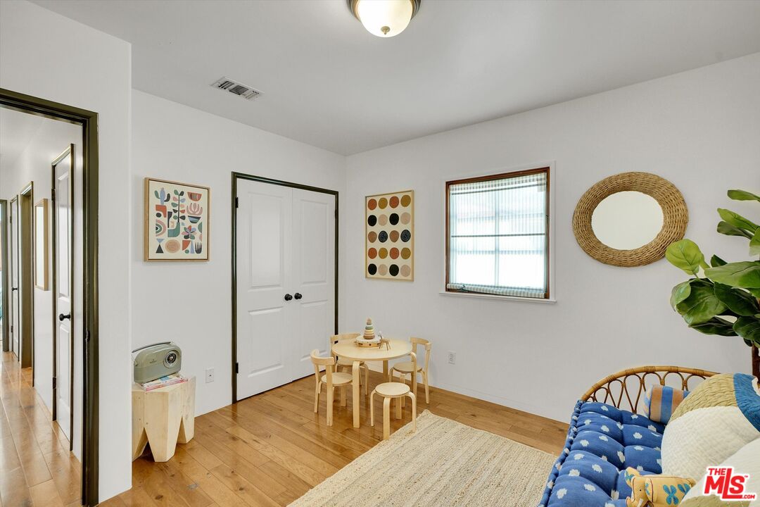 4300 Laurelgrove Ave