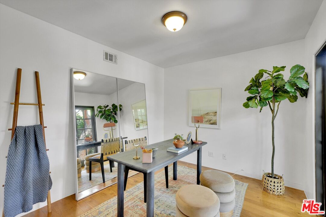 4300 Laurelgrove Ave