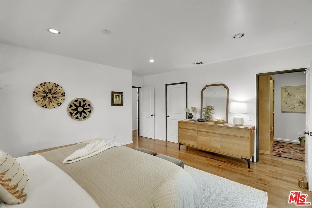 4300 Laurelgrove Ave