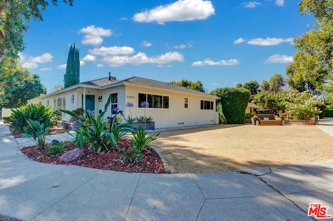 5003 Alhama Dr