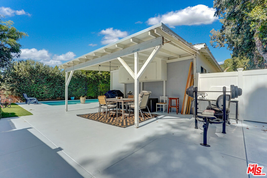 5003 Alhama Dr