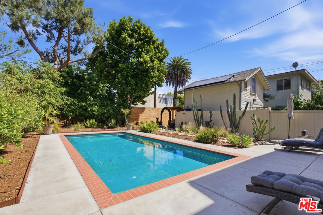 2624 Van Buren Pl
