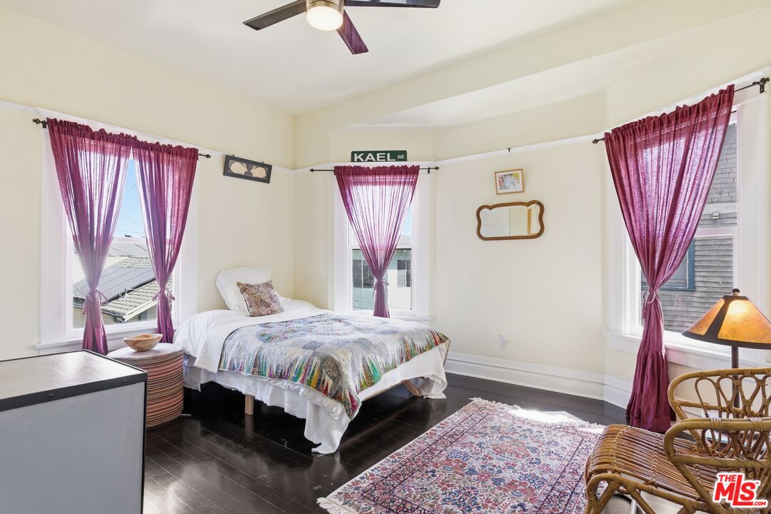2624 Van Buren Pl