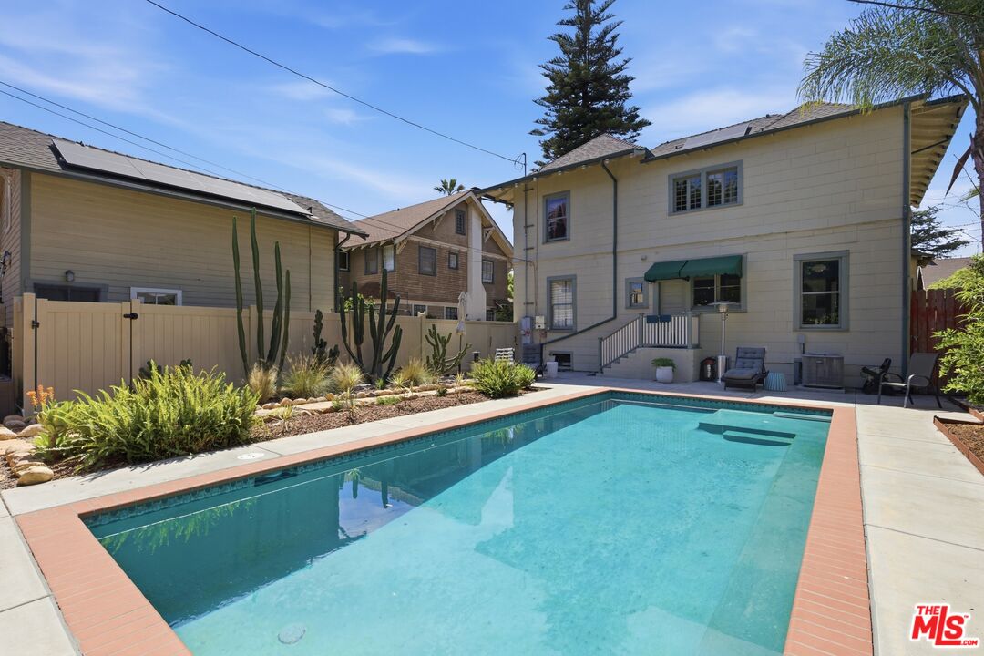 2624 Van Buren Pl