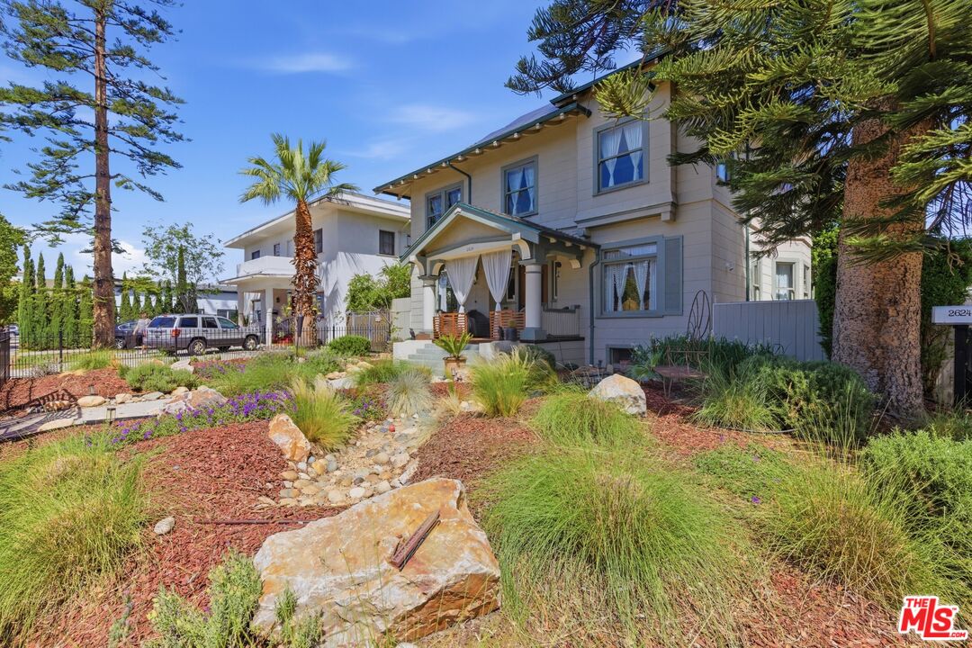 2624 Van Buren Pl