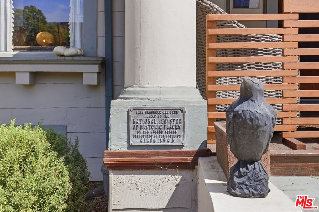 2624 Van Buren Pl