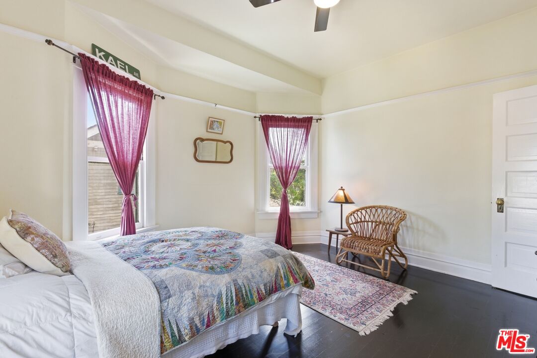 2624 Van Buren Pl