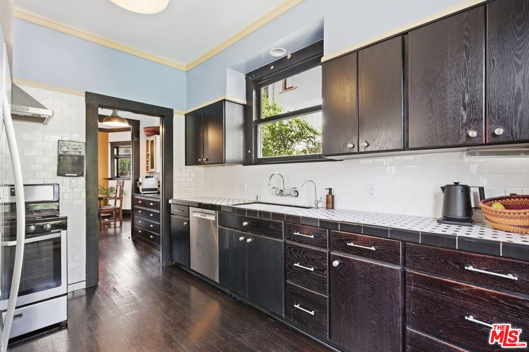 2624 Van Buren Pl