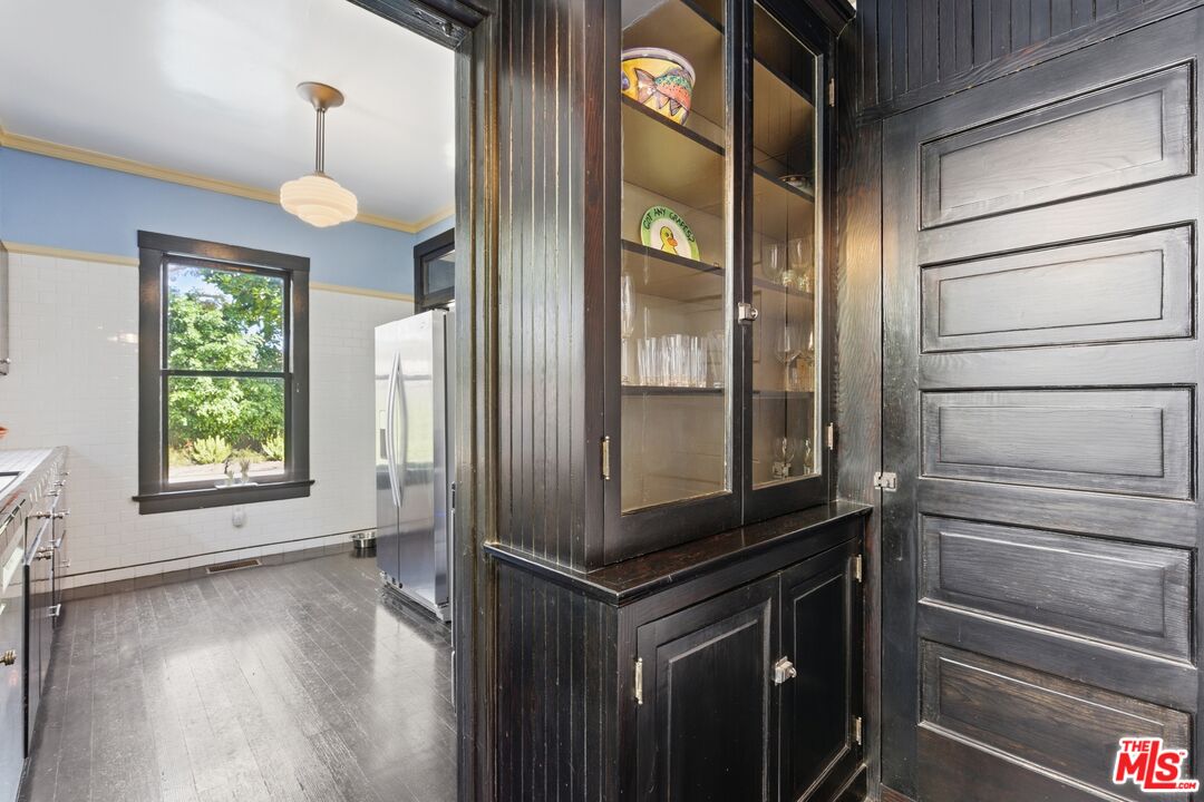 2624 Van Buren Pl