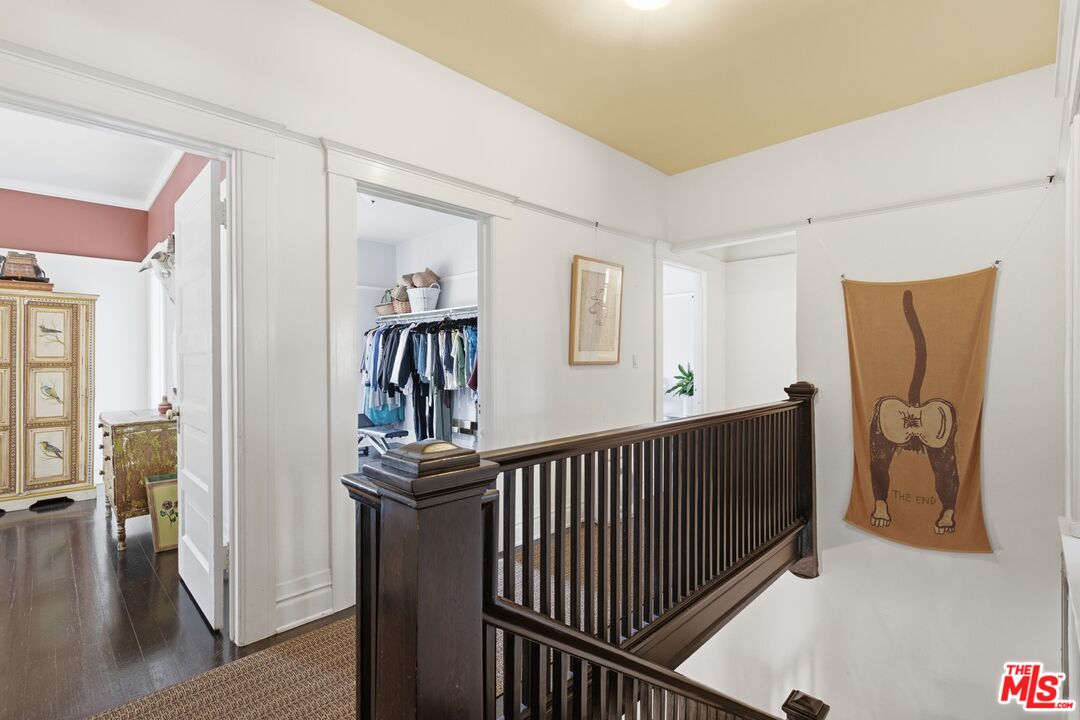 2624 Van Buren Pl