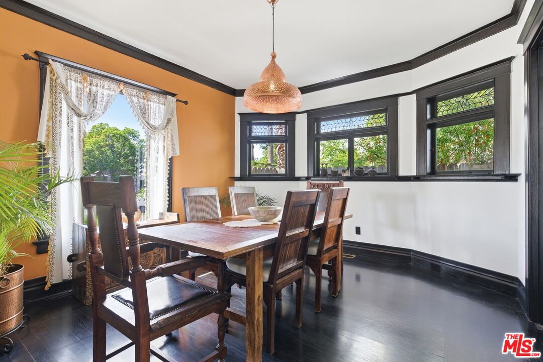 2624 Van Buren Pl