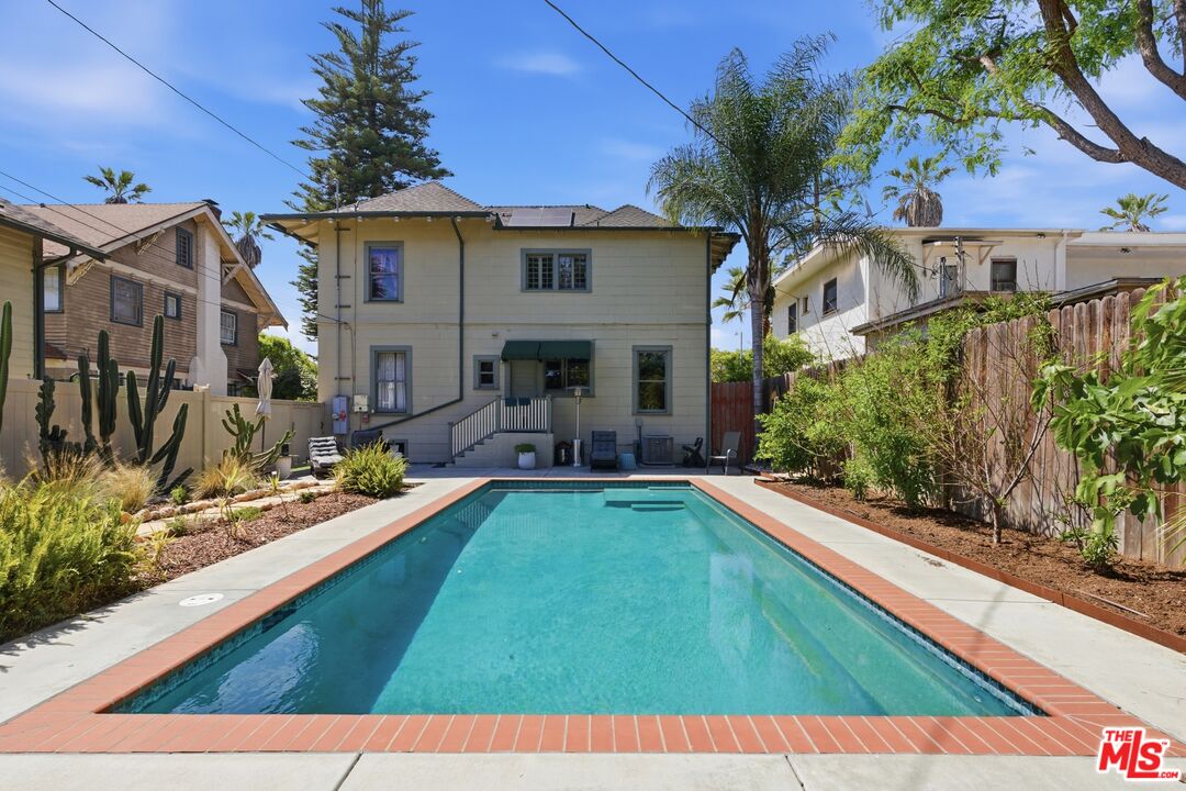 2624 Van Buren Pl