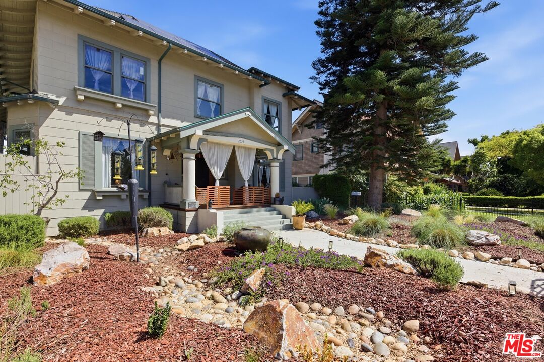 2624 Van Buren Pl