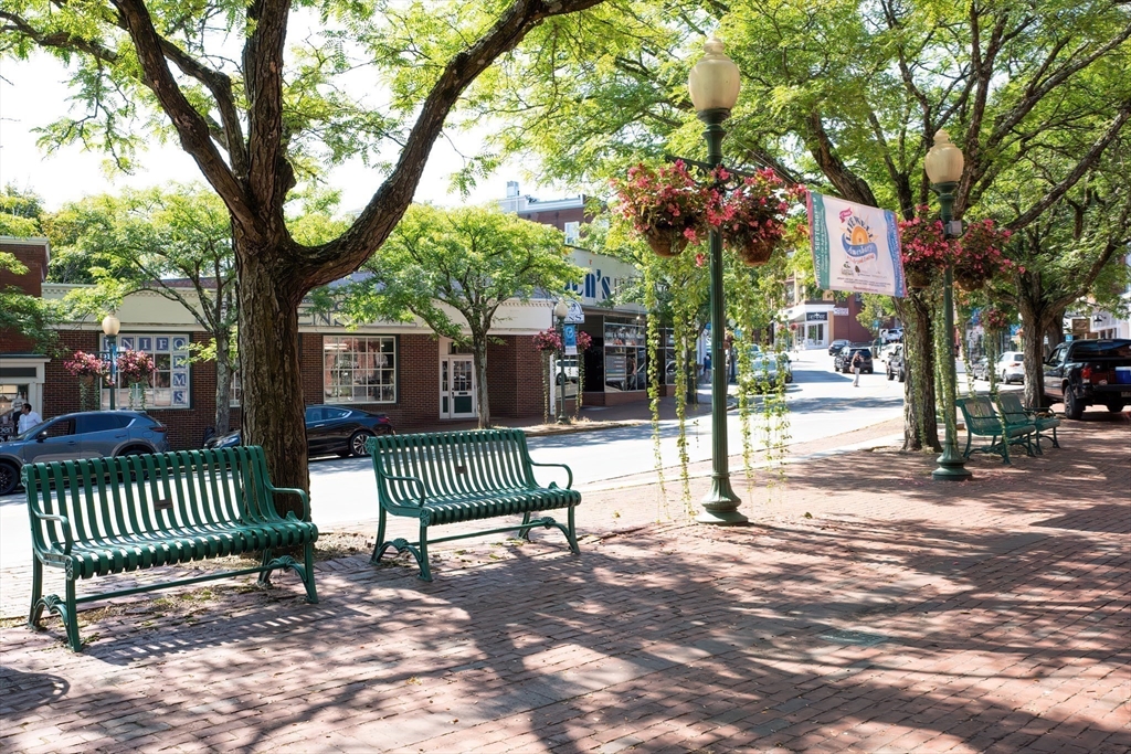 2 Market Sq