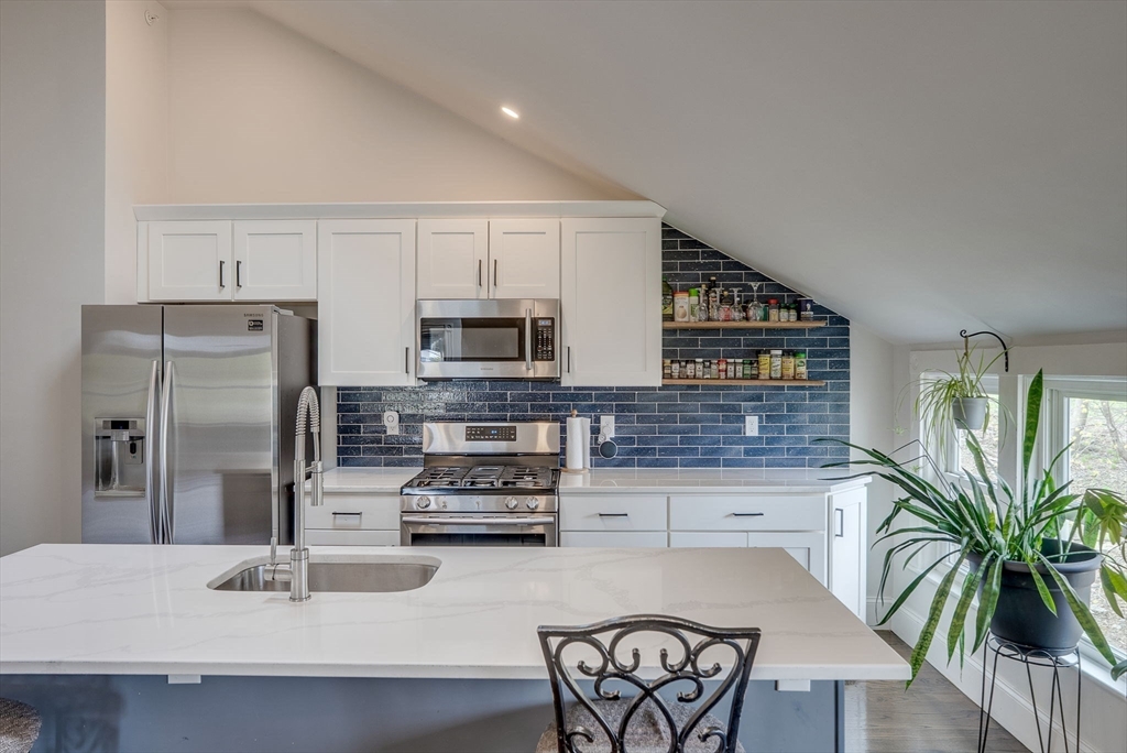 39 Rosseter St # 3