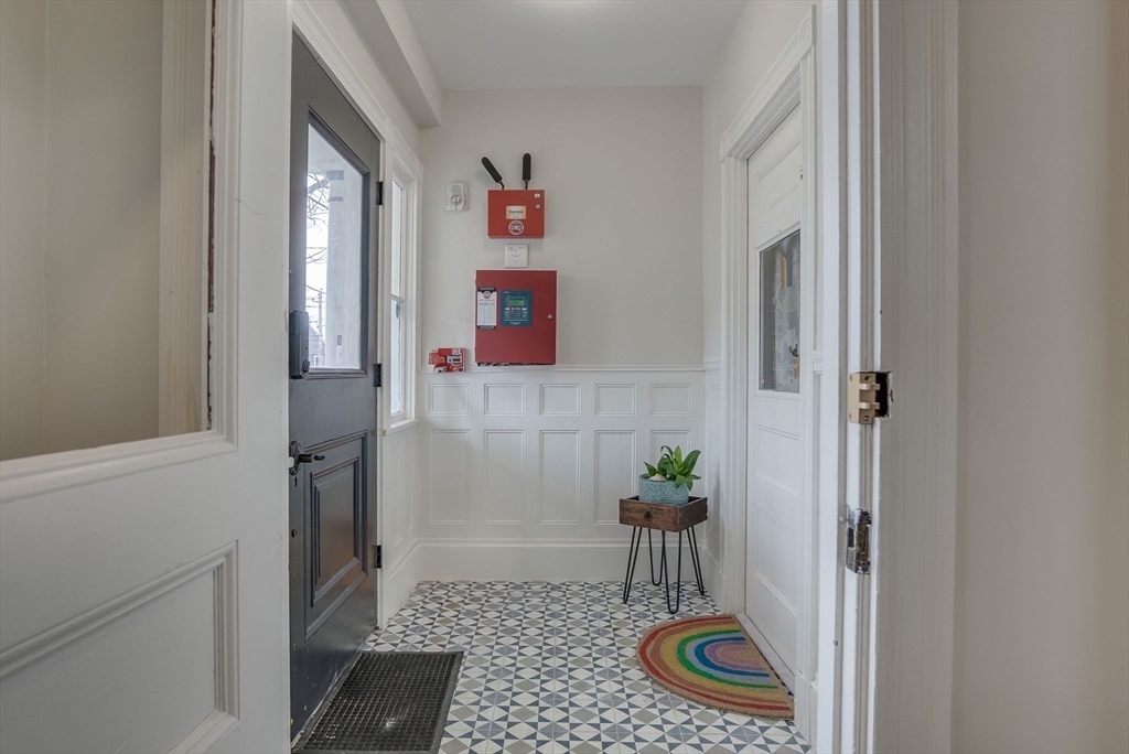 39 Rosseter St # 3