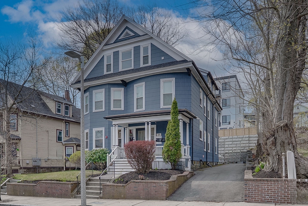 39 Rosseter St # 3