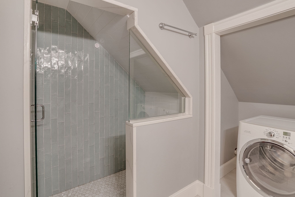 39 Rosseter St # 3