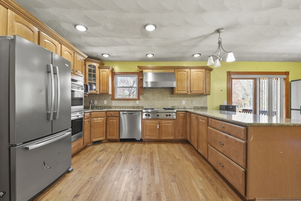 48 Francis Wyman Rd