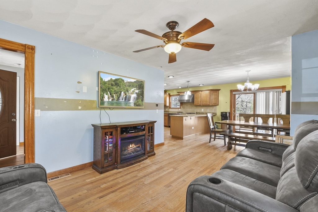 48 Francis Wyman Rd