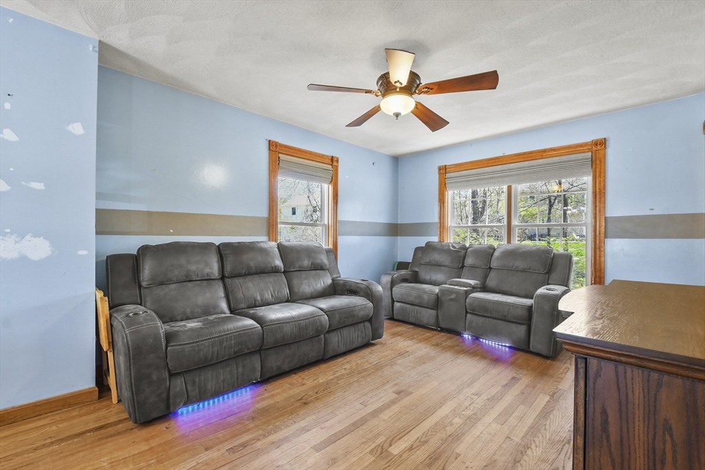 48 Francis Wyman Rd
