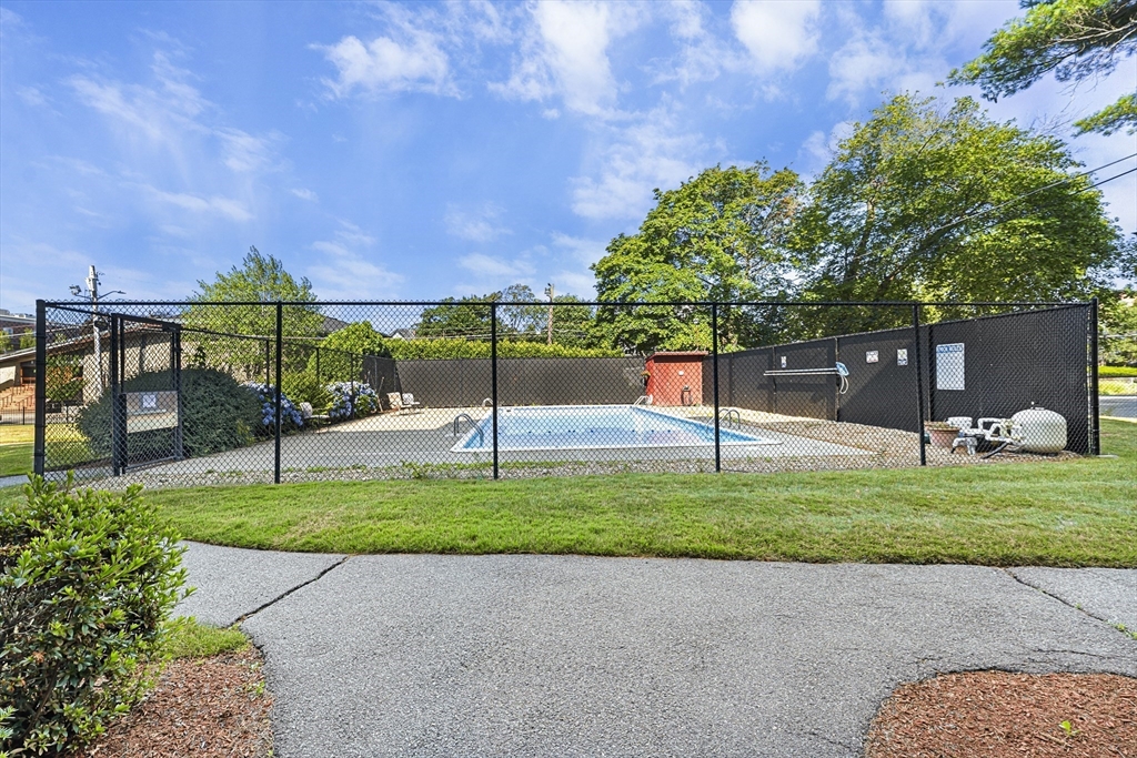 108 Maple St # 6
