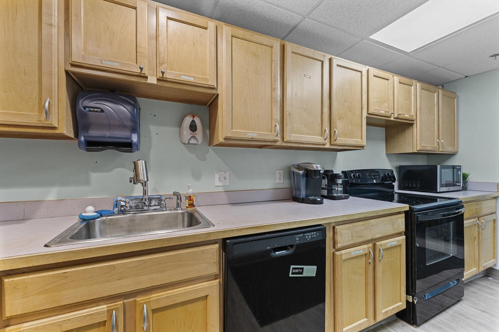 39 Pleasant St # 1A