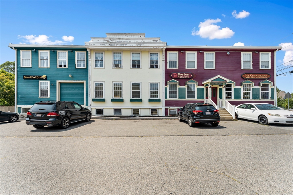 39 Pleasant St # 1A