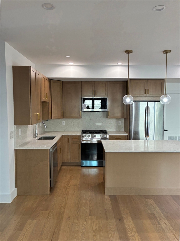 95-97 Addison St # 204