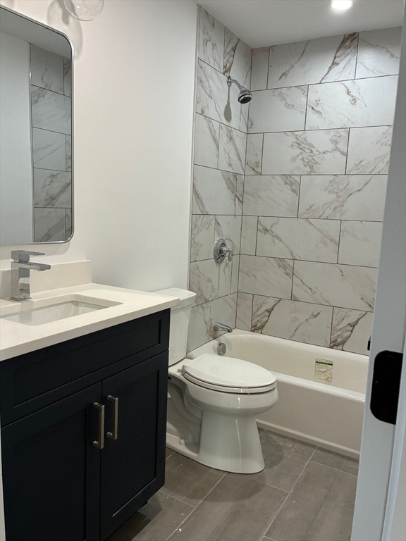 95-97 Addison St # 204