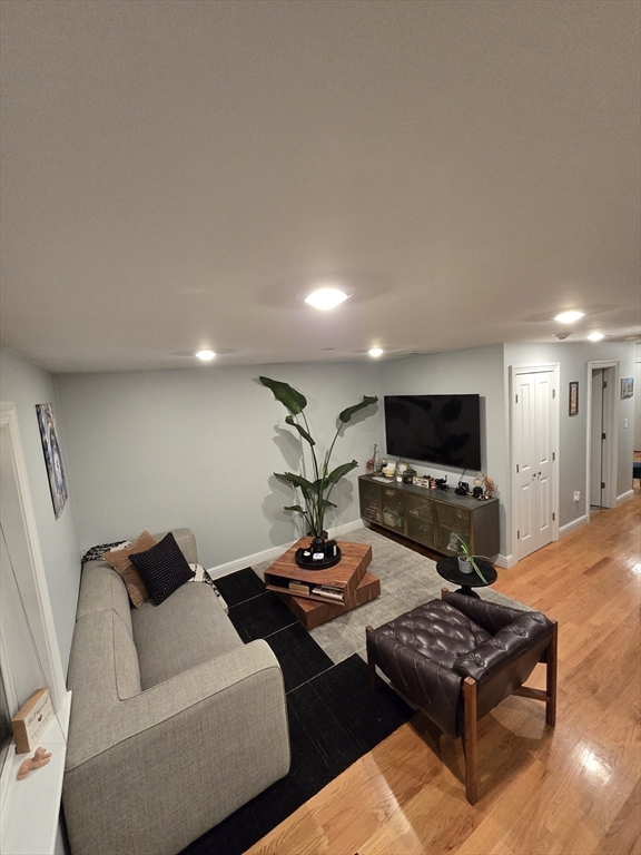 214-216 E Eagles St # 7