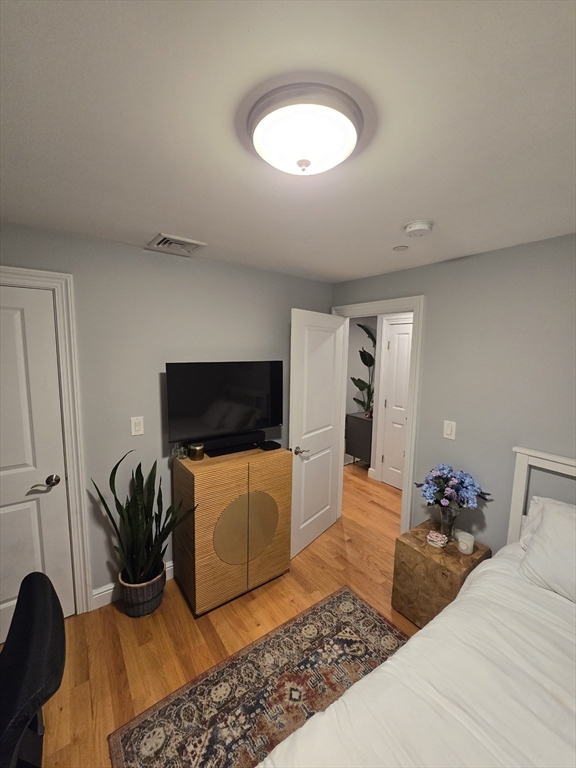 214-216 E Eagles St # 7