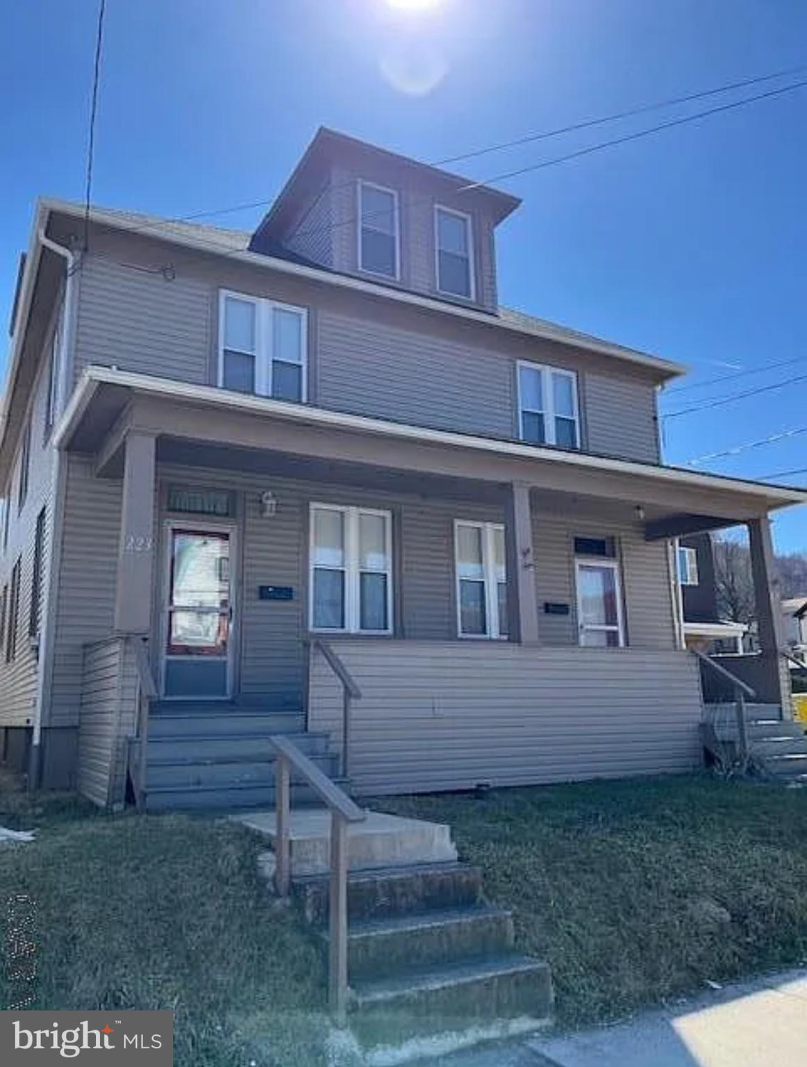 223-225 FAIRFIELD AVENUE