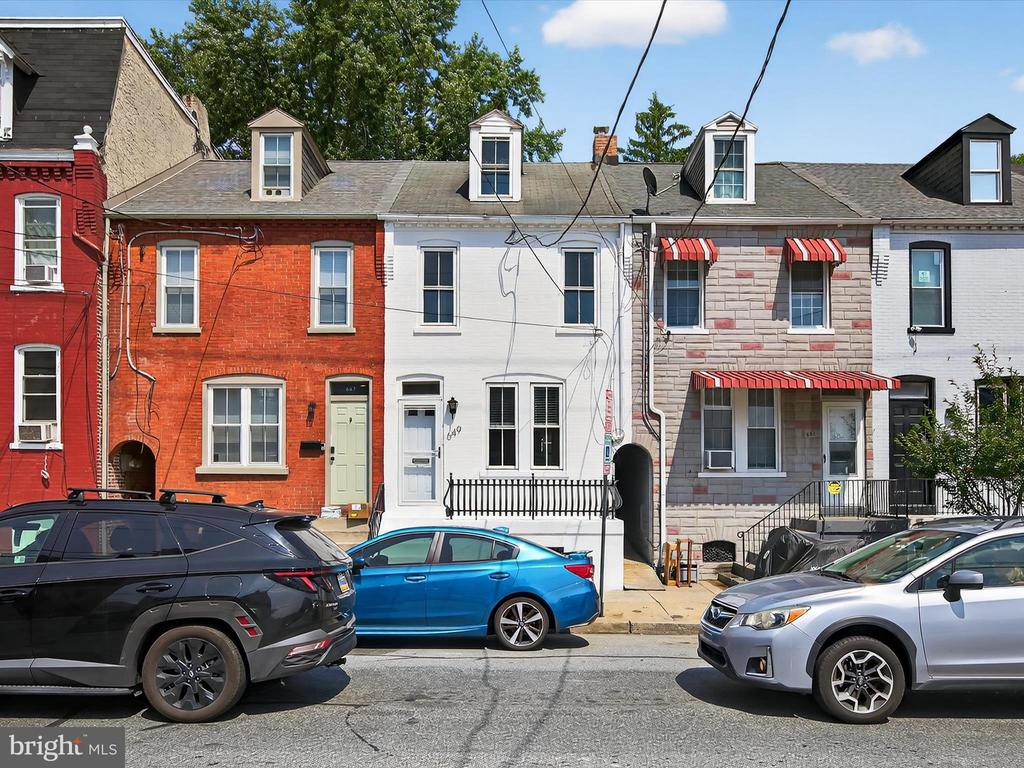 649 S QUEEN STREET