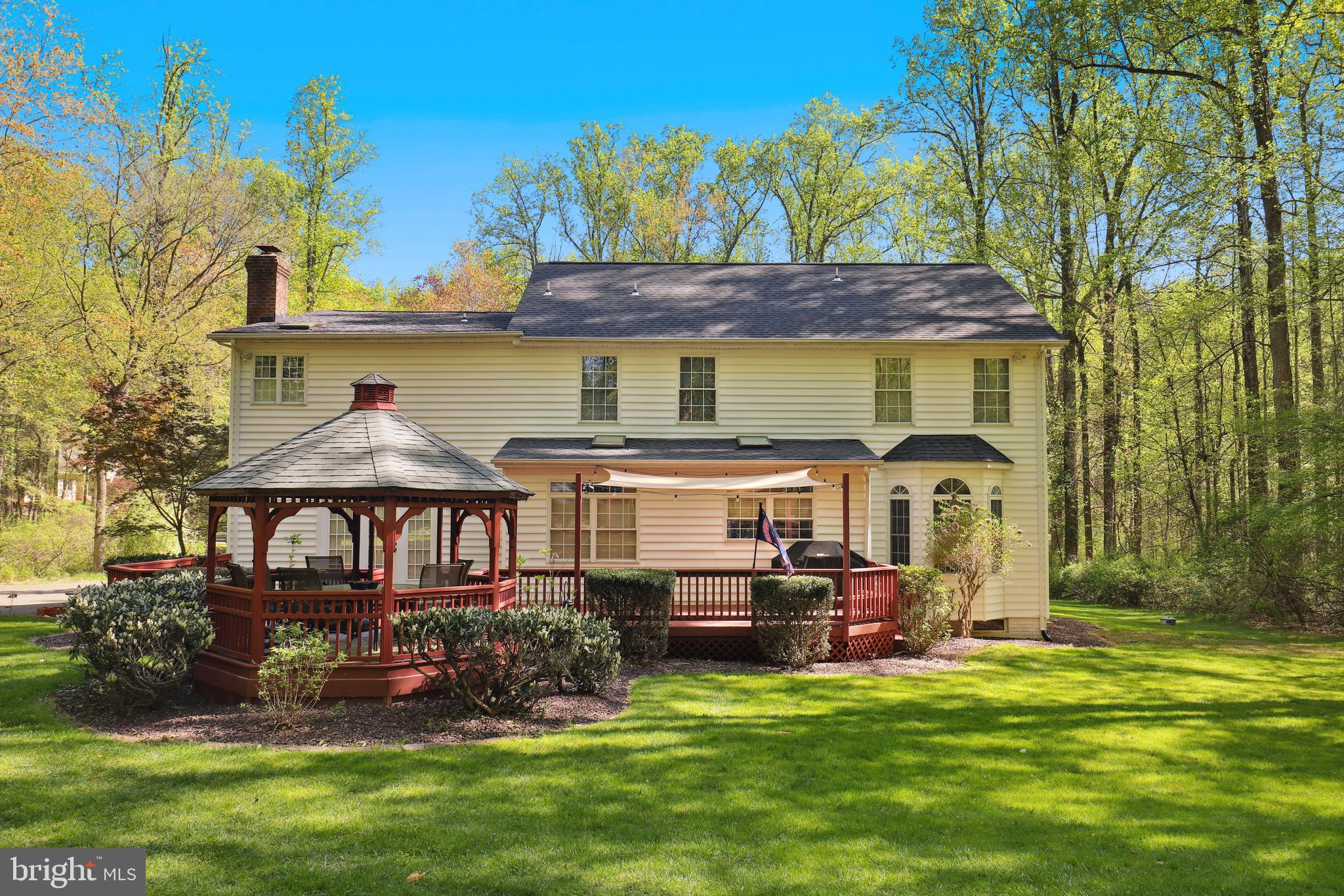 5715 OLD FOREST LANE