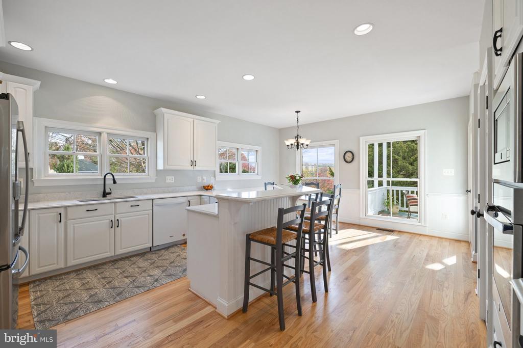 6585 TIMOTHY LANE