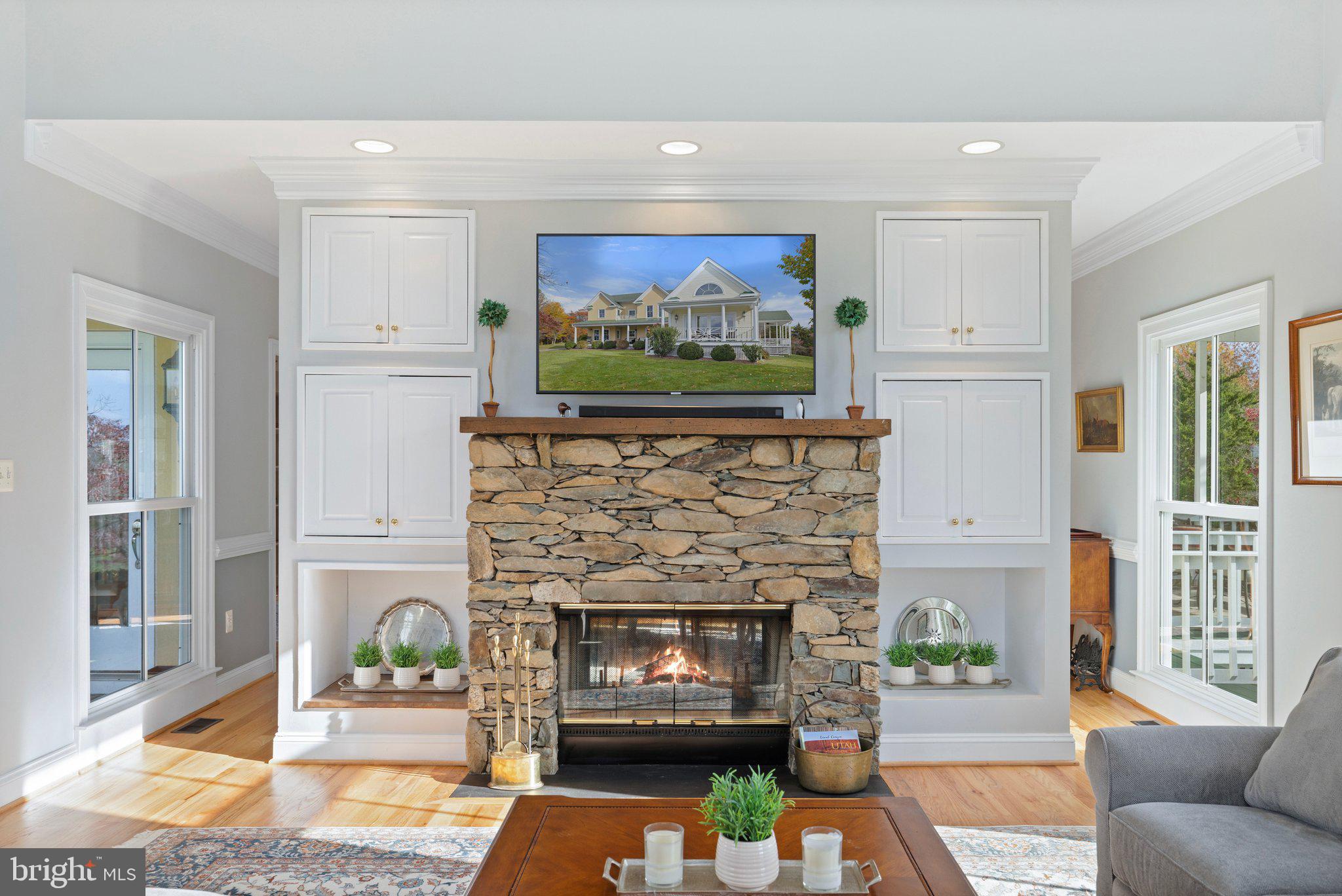 6585 TIMOTHY LANE