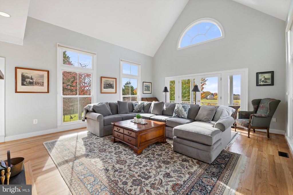 6585 TIMOTHY LANE