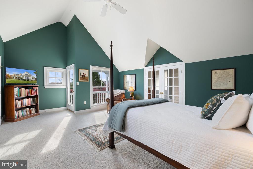 6585 TIMOTHY LANE