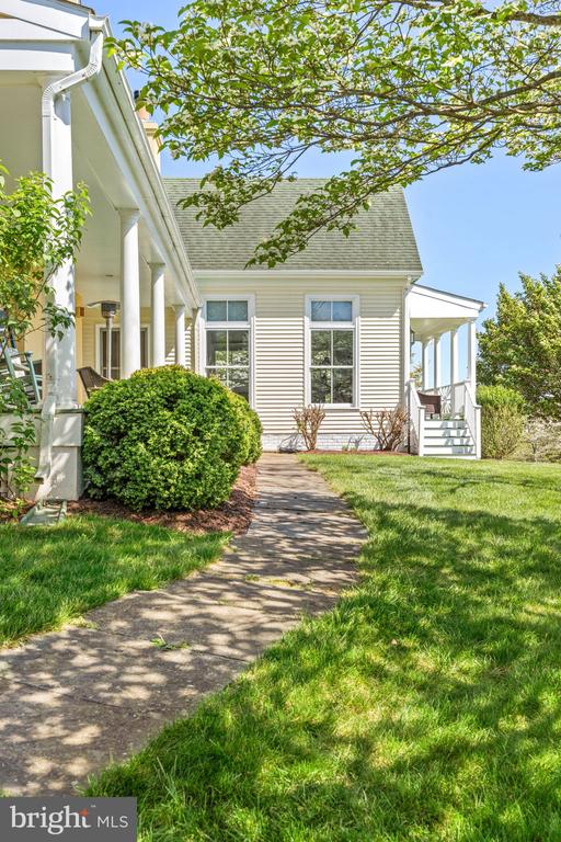 6585 TIMOTHY LANE