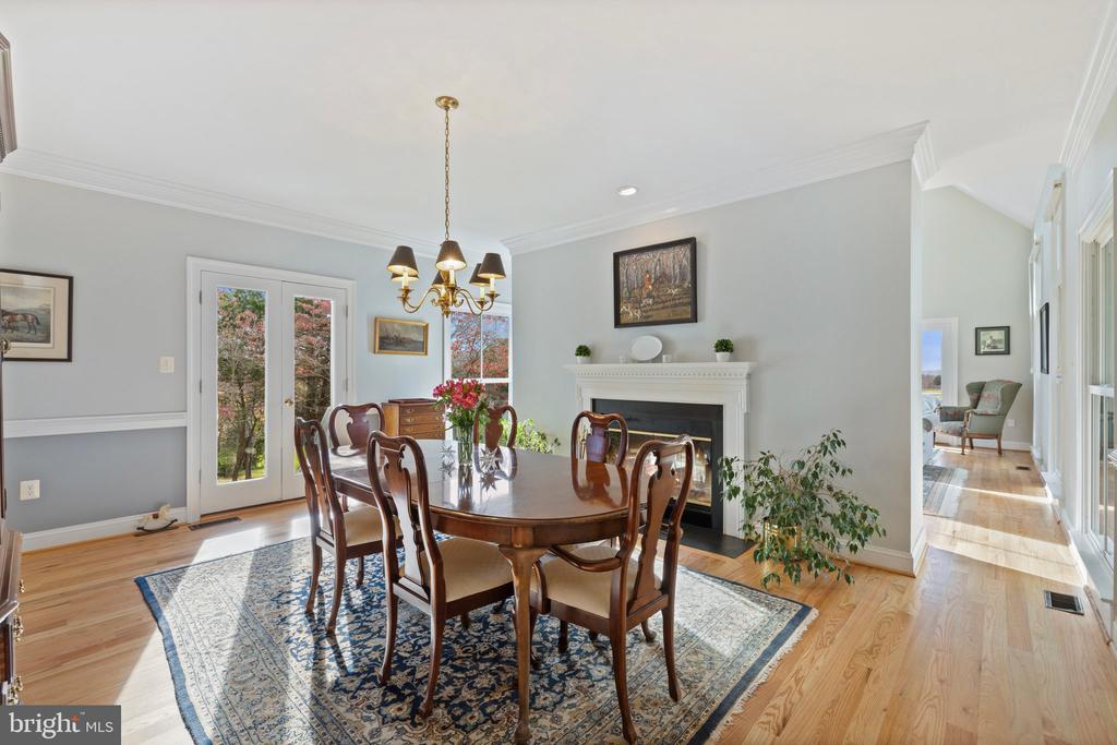 6585 TIMOTHY LANE