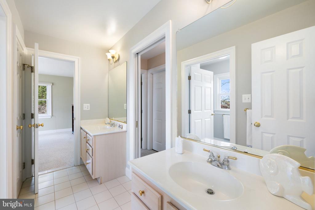 6585 TIMOTHY LANE